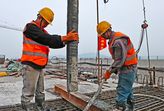 滁河大橋擴建使用手拉葫蘆施工作業